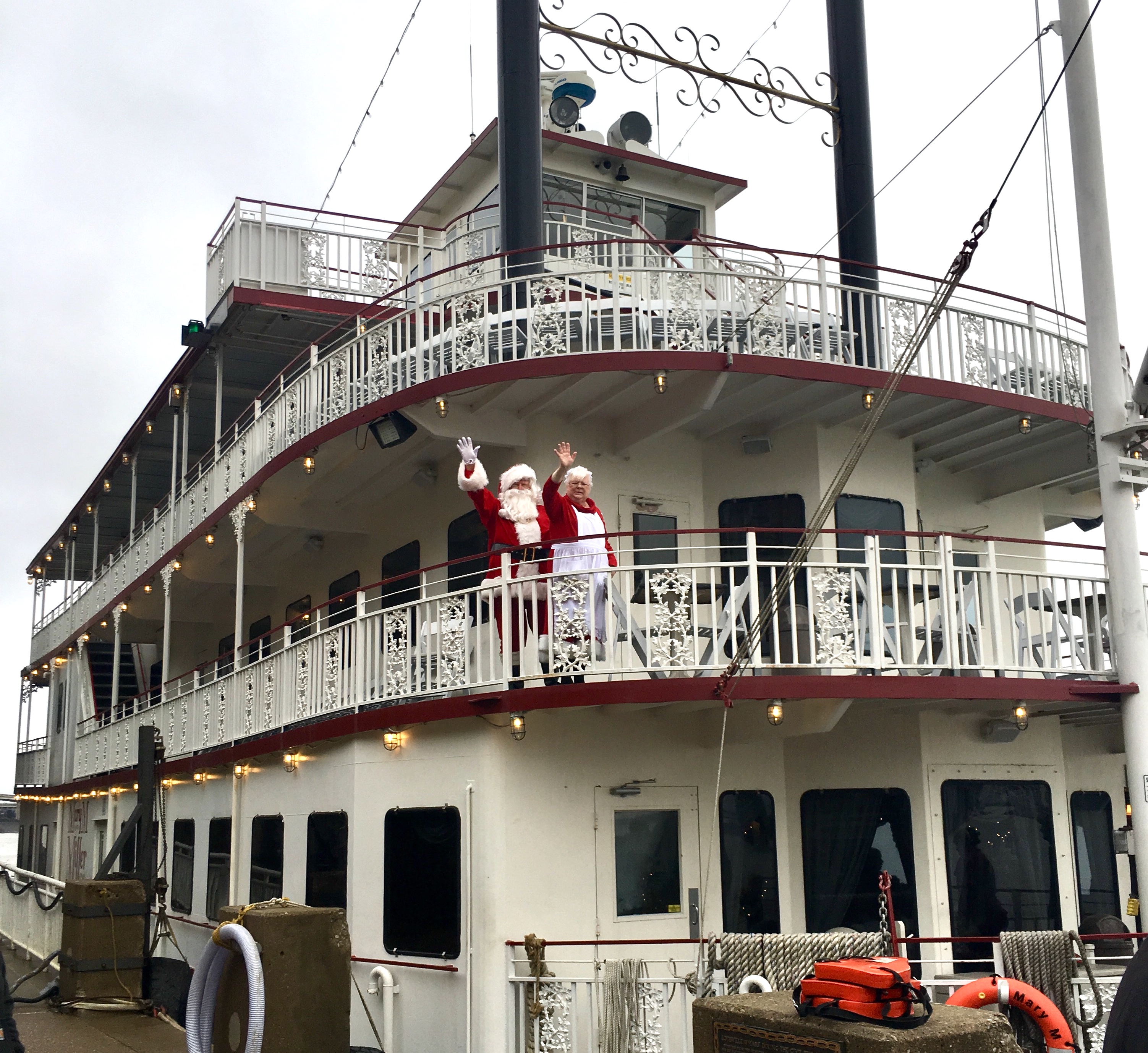 Brunch with Santa on Riverboat in Louisville